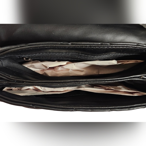 NWT Gilda Paris Quilted Crossbody-Black - Picture 4 of 6